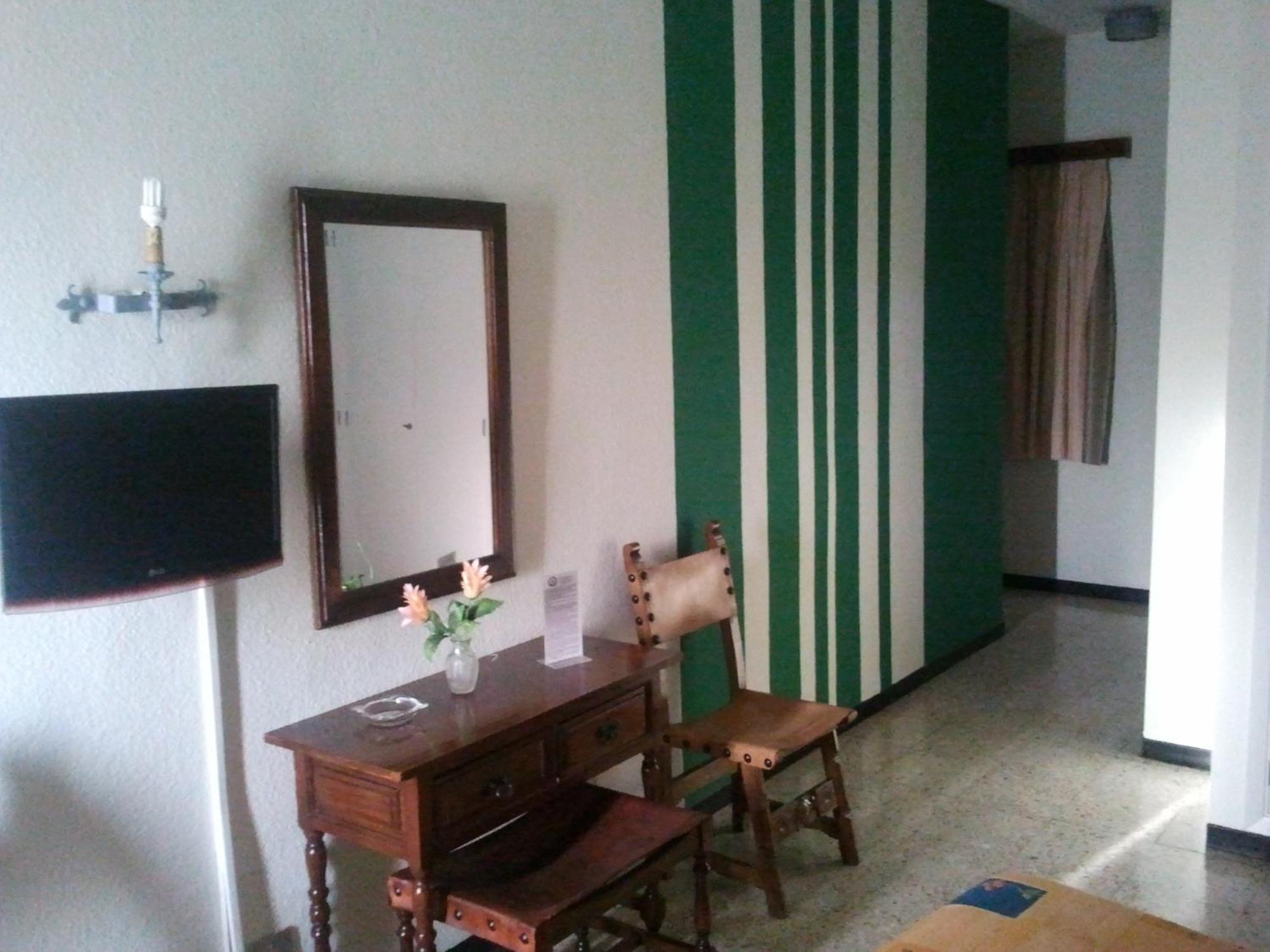Hotel Tejuma ปูแอร์โตเดลาครูซ ภายนอก รูปภาพ