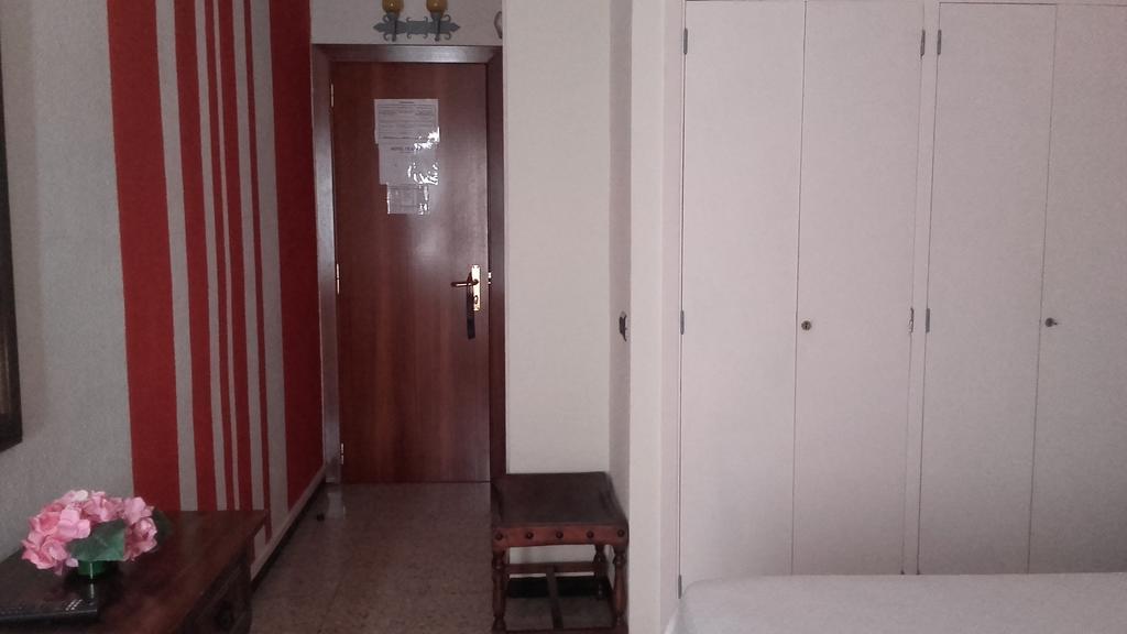 Hotel Tejuma ปูแอร์โตเดลาครูซ ภายนอก รูปภาพ