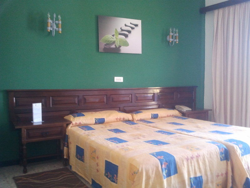 Hotel Tejuma ปูแอร์โตเดลาครูซ ภายนอก รูปภาพ